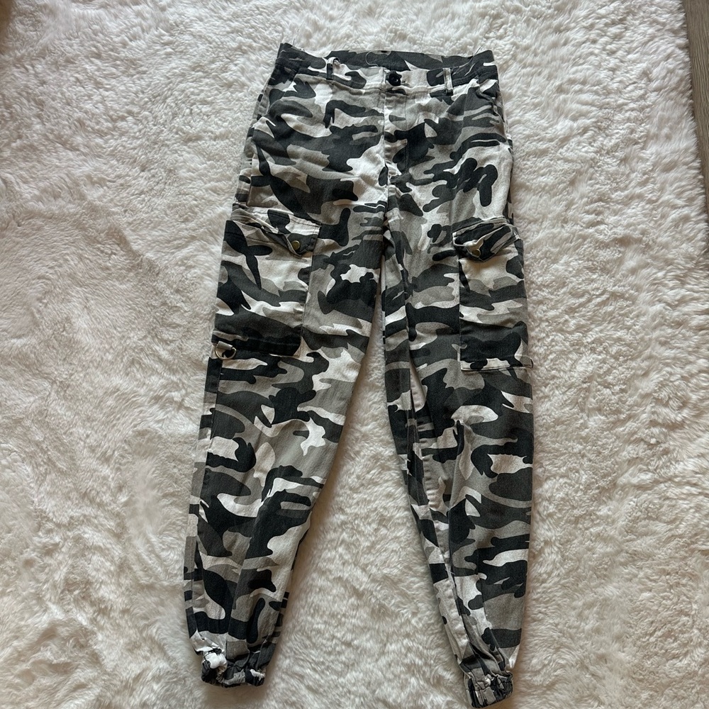 KCamo Cargo Joggers - Black & Gray